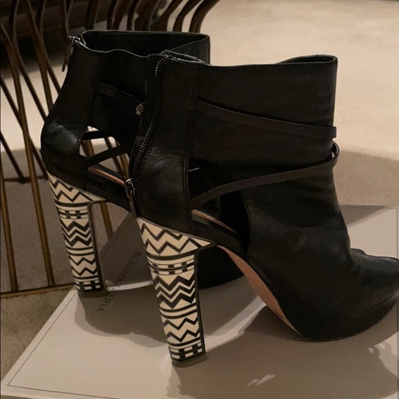 BCBGMaxAzria Heels - Picture 2 of 10